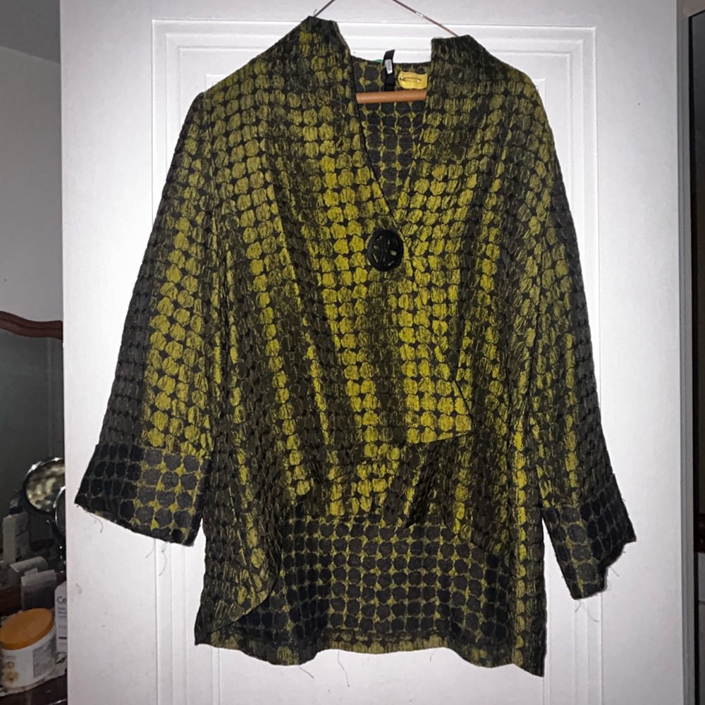 Stylish Black and Gold Women's Blazer